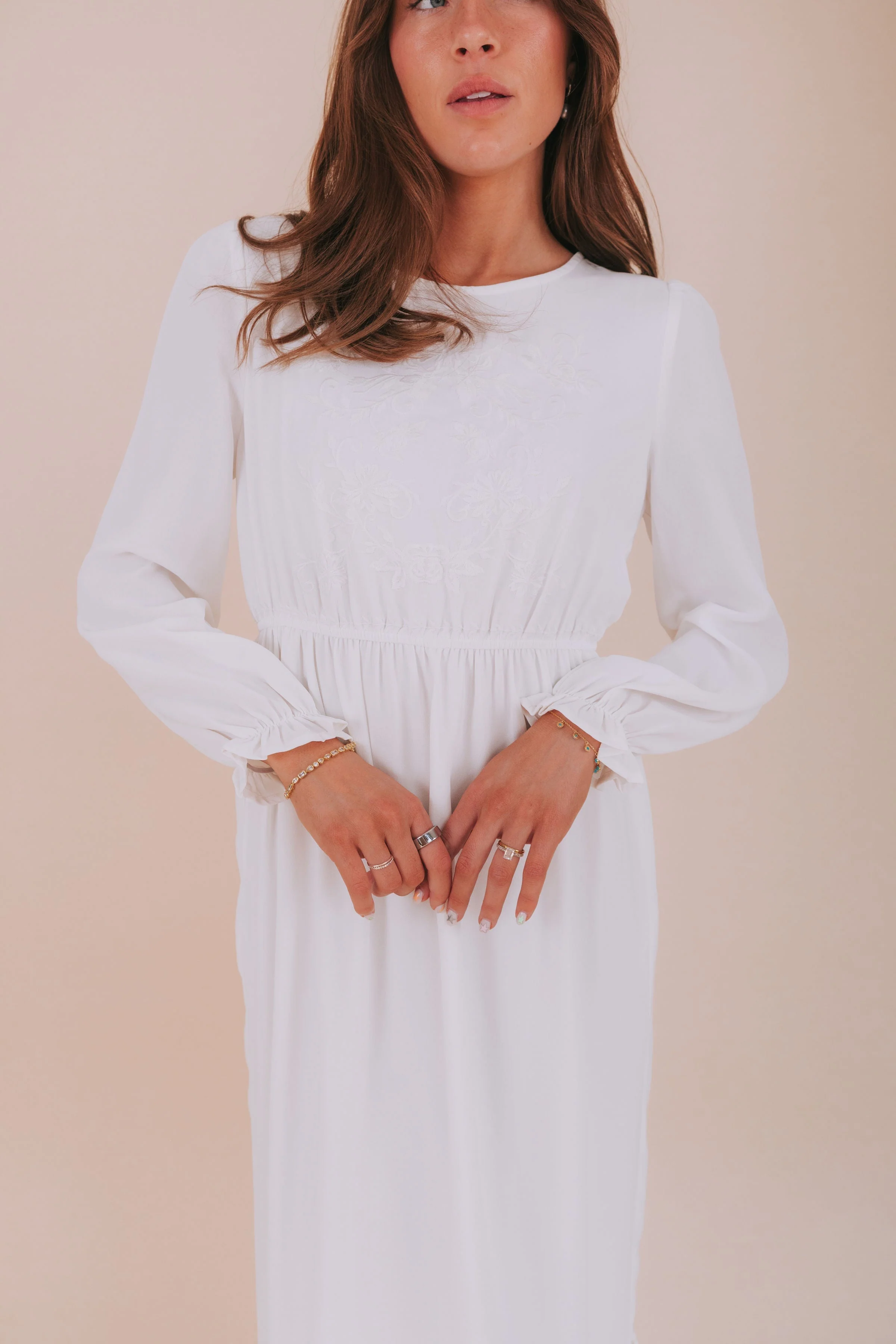 EXCLUSIVE - The White: Phyllis - Image 4