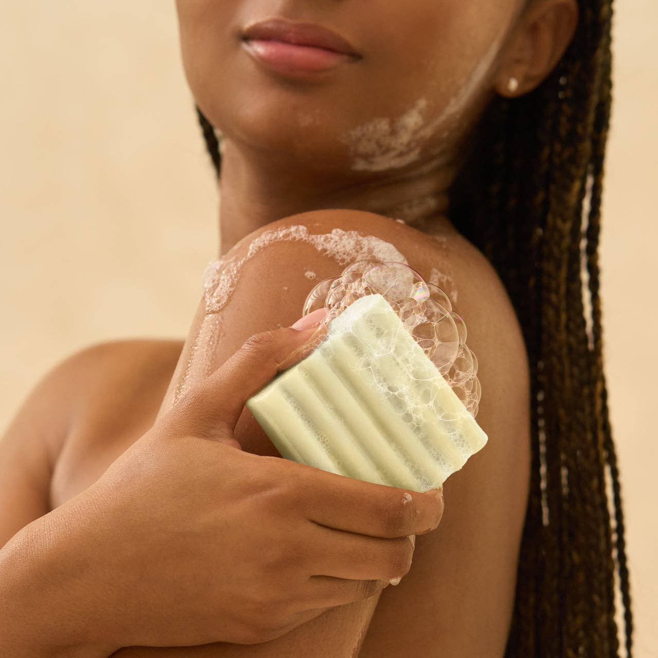 KITSCH - Glycolic Acid Exfoliating Face and Body Wash - Image 5