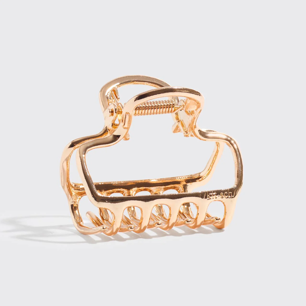 KITSCH - Metal Medium Open Shape Puffy Claw Clip - Gold - Image 3