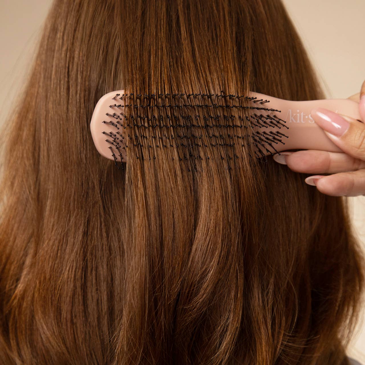 KITSCH - Scalp Renewal Brush in Terracotta - Image 7